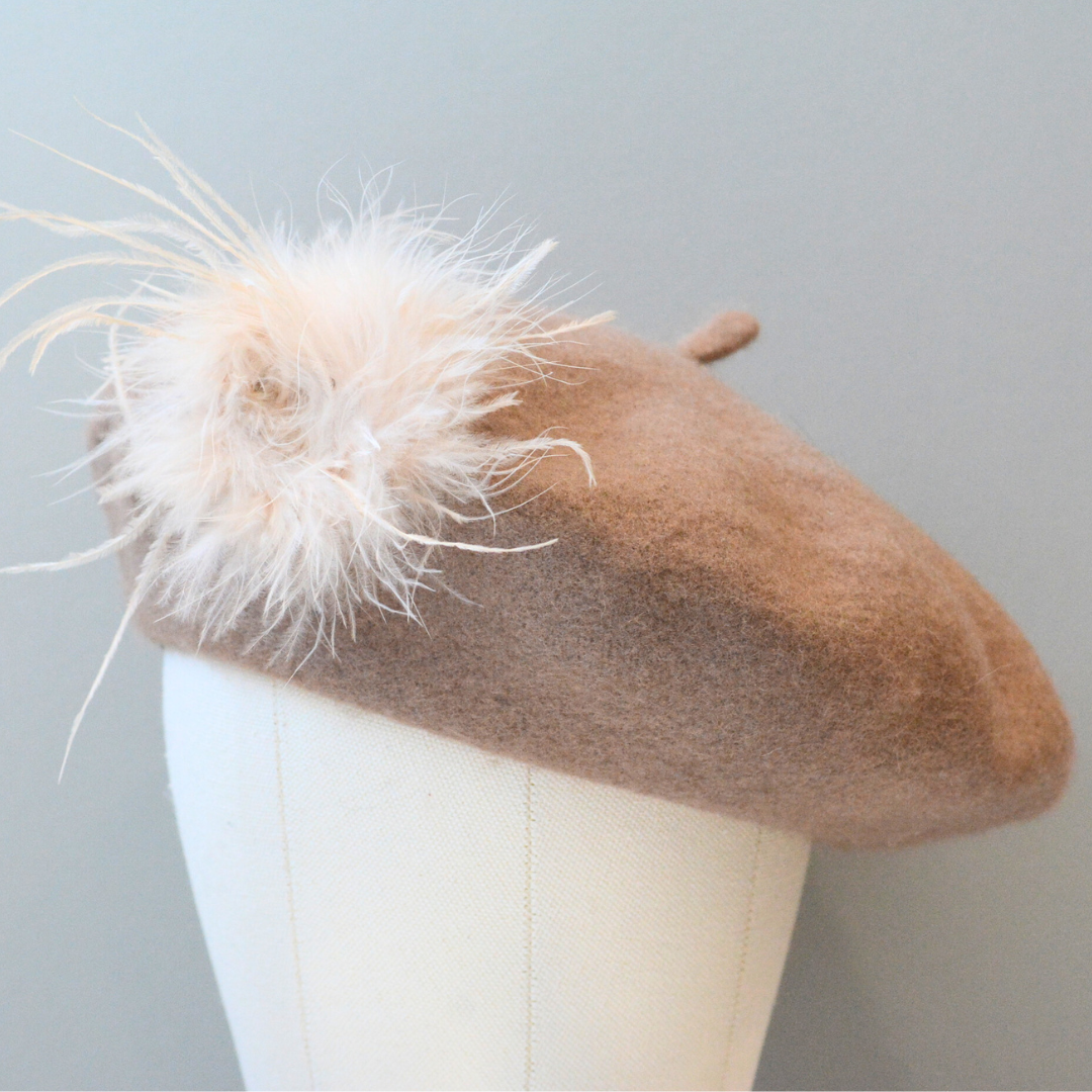 Plume Beret in Beige